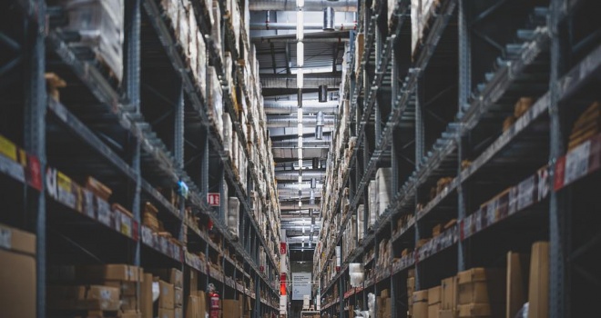 What is a smart warehouse